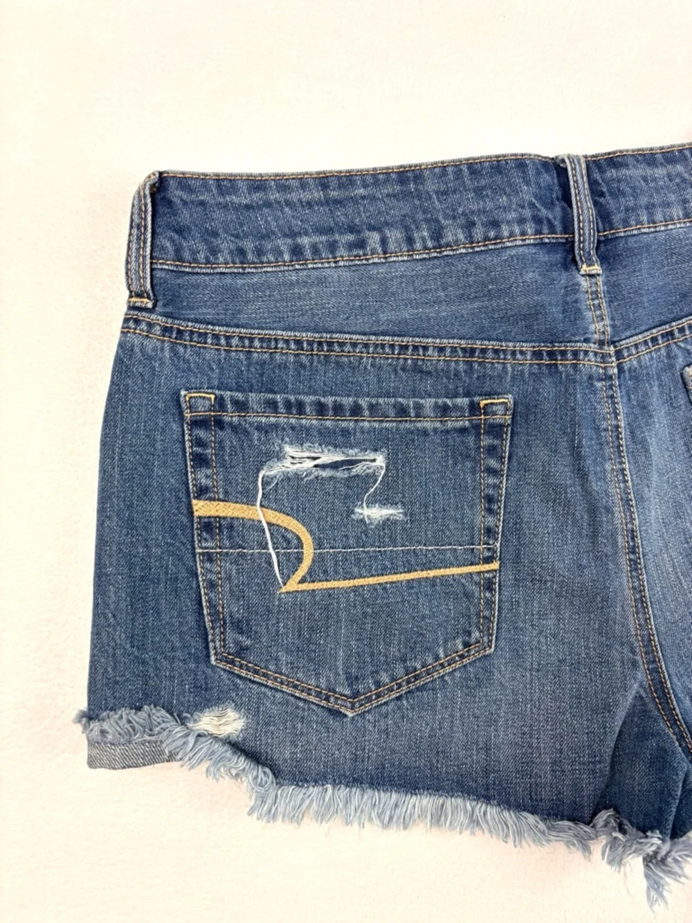 American Eagle Tomgirl Shortie Distress Rip Fray Raw Hem “Cheeky” Jean Short (8)